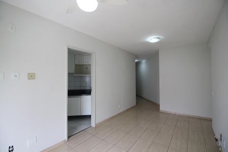 Sala de apartamento para alugar com 2 quartos, 98m² em Jacarepaguá, Rio de Janeiro