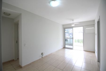 Sala de apartamento para alugar com 2 quartos, 98m² em Jacarepaguá, Rio de Janeiro