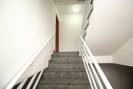 Apartamento para alugar com 40m², 1 quarto e 1 vagaEscada