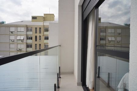 Varanda  de apartamento à venda com 2 quartos, 65m² em Petrópolis, Porto Alegre