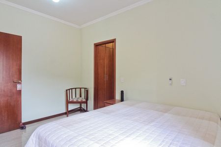Suíte de casa à venda com 3 quartos, 173m² em Vila Pereira Barreto, São Paulo