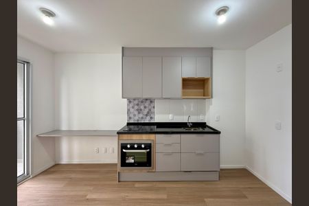 Cozinha  de apartamento para alugar com 1 quarto, 27m² em Campo Belo, São Paulo
