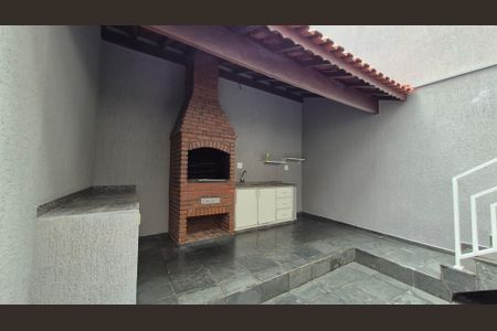 Casa à venda com 190m², 3 quartos e 4 vagas Casa à venda com 190m², 3 quartos e 4 vagasArea da churrasqueira