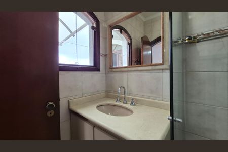 Casa à venda com 190m², 3 quartos e 4 vagas Casa à venda com 190m², 3 quartos e 4 vagasBanheiro da suíte 2