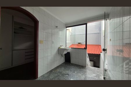 Casa à venda com 190m², 3 quartos e 4 vagas Casa à venda com 190m², 3 quartos e 4 vagasLavanderia