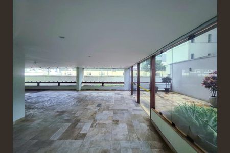 Apartamento à venda com 112m², 3 quartos e 2 vagas Apartamento à venda com 112m², 3 quartos e 2 vagasÁrea comum - Salão de festas