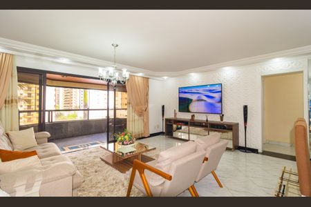Apartamento para alugar com 235m², 4 quartos e 4 vagas Apartamento para alugar com 235m², 4 quartos e 4 vagasSala