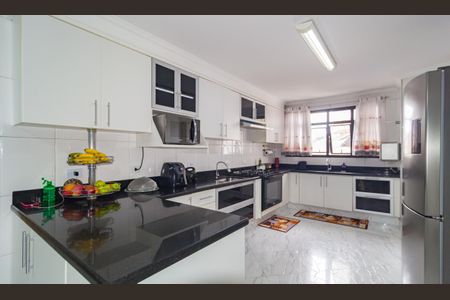 Apartamento para alugar com 235m², 4 quartos e 4 vagas Apartamento para alugar com 235m², 4 quartos e 4 vagasCozinha