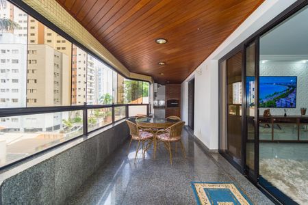 Apartamento para alugar com 235m², 4 quartos e 4 vagas Apartamento para alugar com 235m², 4 quartos e 4 vagasVaranda