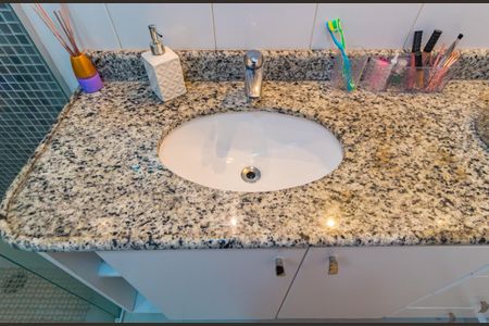 Apartamento para alugar com 235m², 4 quartos e 4 vagas Apartamento para alugar com 235m², 4 quartos e 4 vagasDetalhe Banheiro - Suíte 1