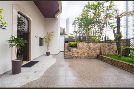 Apartamento para alugar com 235m², 4 quartos e 4 vagas Apartamento para alugar com 235m², 4 quartos e 4 vagasÁrea comum