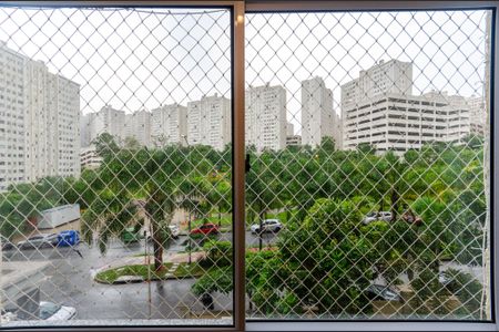 Apartamento à venda com 43m², 2 quartos e 1 vagaSala - Janela