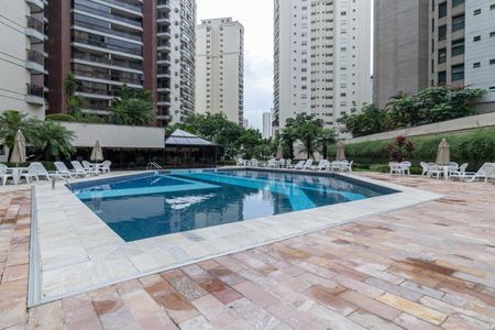 Apartamento para alugar com 120m², 3 quartos e 2 vagas Apartamento para alugar com 120m², 3 quartos e 2 vagasÁrea comum - Piscina