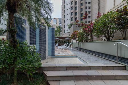 Apartamento para alugar com 120m², 3 quartos e 2 vagas Apartamento para alugar com 120m², 3 quartos e 2 vagasÁrea comum - Piscina