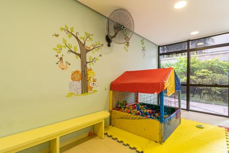 Apartamento para alugar com 120m², 3 quartos e 2 vagas Apartamento para alugar com 120m², 3 quartos e 2 vagasÁrea comum - Brinquedoteca