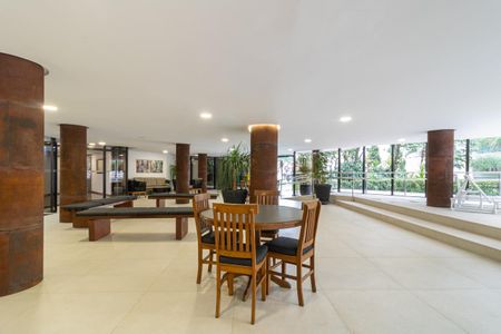 Apartamento para alugar com 120m², 3 quartos e 2 vagas Apartamento para alugar com 120m², 3 quartos e 2 vagasÁrea comum - Piscina Bar