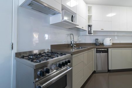 Apartamento para alugar com 120m², 3 quartos e 2 vagas Apartamento para alugar com 120m², 3 quartos e 2 vagasCozinha