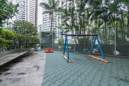 Apartamento para alugar com 120m², 3 quartos e 2 vagas Apartamento para alugar com 120m², 3 quartos e 2 vagasÁrea comum - Playground