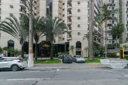 Apartamento para alugar com 120m², 3 quartos e 2 vagas Apartamento para alugar com 120m², 3 quartos e 2 vagasFachada