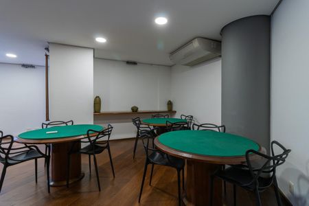 Apartamento para alugar com 120m², 3 quartos e 2 vagas Apartamento para alugar com 120m², 3 quartos e 2 vagasÁrea comum - Salão de jogos