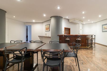 Apartamento para alugar com 120m², 3 quartos e 2 vagas Apartamento para alugar com 120m², 3 quartos e 2 vagasÁrea comum - Salão de festas 1