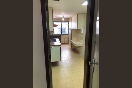 Apartamento à venda com 119m², 3 quartos e 2 vagasCozinha