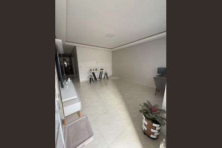 Sala de casa para alugar com 4 quartos, 200m² em Parque Savoi City, São Paulo