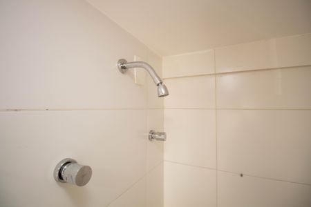 Banheiro Social de kitnet/studio para alugar com 1 quarto, 35m² em Sqnw, Brasília