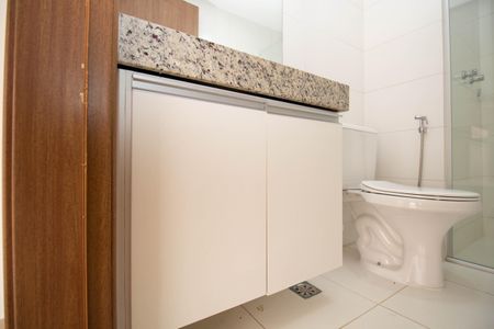 Banheiro Social de kitnet/studio para alugar com 1 quarto, 35m² em Sqnw, Brasília