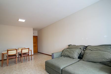 Apartamento para alugar com 101m², 3 quartos e 2 vagasSala