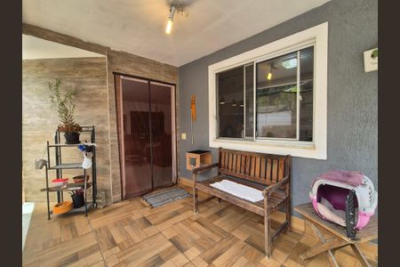 Casa de condomínio à venda com 200m², 3 quartos e 3 vagasVaranda 