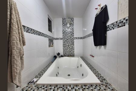 Casa de condomínio à venda com 200m², 3 quartos e 3 vagasBanheiro do Quarto 2