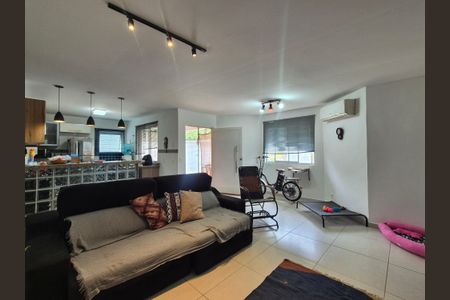 Sala  de casa de condomínio à venda com 3 quartos, 200m² em Vargem Grande, Rio de Janeiro