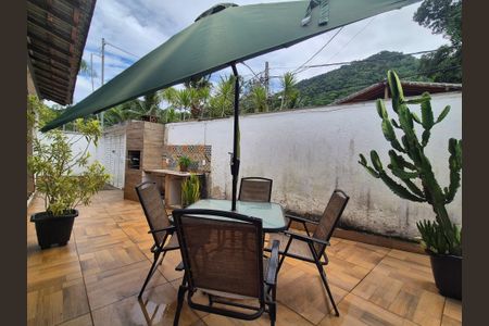 Casa de condomínio à venda com 200m², 3 quartos e 3 vagasÁrea externa 