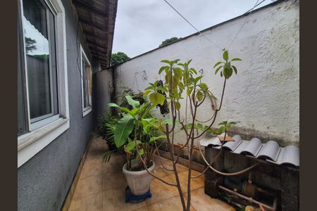 Casa de condomínio à venda com 200m², 3 quartos e 3 vagasÁrea de Serviço 