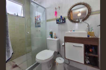 Casa de condomínio à venda com 200m², 3 quartos e 3 vagasBanheiro do Quarto 1