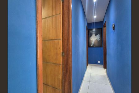 Casa de condomínio à venda com 200m², 3 quartos e 3 vagasCorredor 