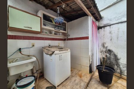 Casa de condomínio à venda com 200m², 3 quartos e 3 vagasÁrea de Serviço 