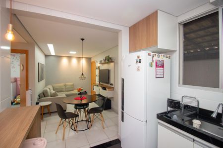 Apartamento à venda com 58m², 2 quartos e 1 vagaCozinha e Área de Serviço