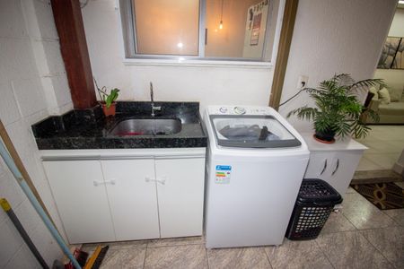 Apartamento à venda com 58m², 2 quartos e 1 vagaCozinha e Área de Serviço