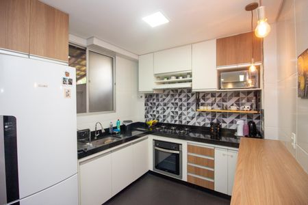 Apartamento à venda com 58m², 2 quartos e 1 vagaCozinha e Área de Serviço