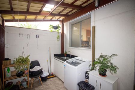 Apartamento à venda com 58m², 2 quartos e 1 vagaCozinha e Área de Serviço