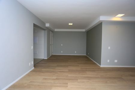 Apartamento para alugar com 120m², 2 quartos e 1 vaga Apartamento para alugar com 120m², 2 quartos e 1 vagaSala