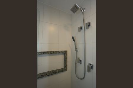 Apartamento para alugar com 120m², 2 quartos e 1 vaga Apartamento para alugar com 120m², 2 quartos e 1 vagaBanheiro da Suíte 1