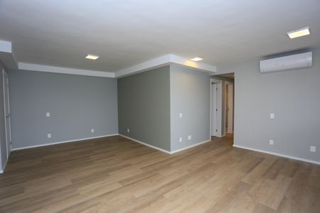 Apartamento para alugar com 120m², 2 quartos e 1 vaga Apartamento para alugar com 120m², 2 quartos e 1 vagaSala