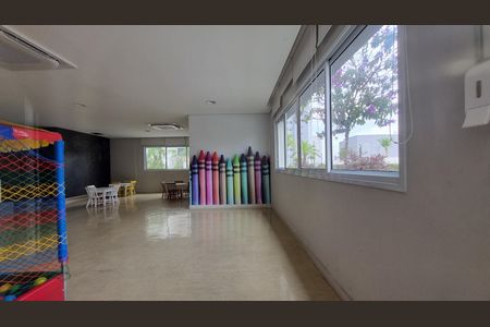 Apartamento para alugar com 120m², 2 quartos e 1 vaga Apartamento para alugar com 120m², 2 quartos e 1 vagaÁrea comum - Playground