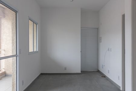 Sala de apartamento à venda com 2 quartos, 50m² em Vila Carmosina, São Paulo