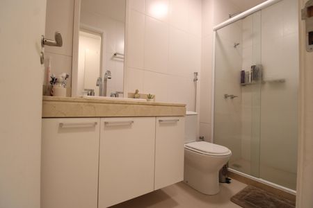 Apartamento para alugar com 135m², 3 quartos e 2 vagasBanheiro da suíte