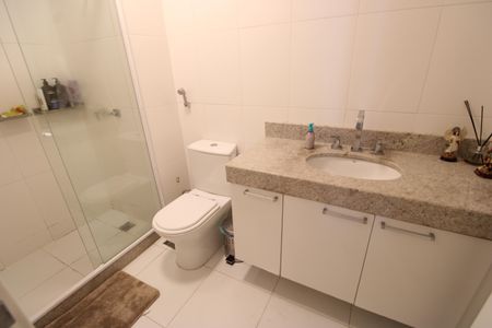 Apartamento para alugar com 135m², 3 quartos e 2 vagasBanheiro social