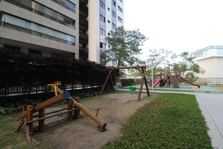 Apartamento para alugar com 135m², 3 quartos e 2 vagasÁrea comum - Playground